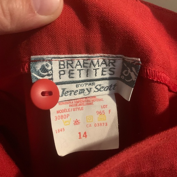 Braemar Petites By Jeremy Scott Red Suit. Short Sleeved Blazer And Pleated Pants - Picture 4 of 4